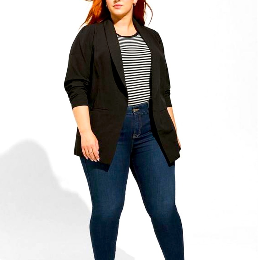 🚨💥LOWEST PRICE SALE‼️Torrid Lightweight Lined Black Crepe Blazer, Size 12